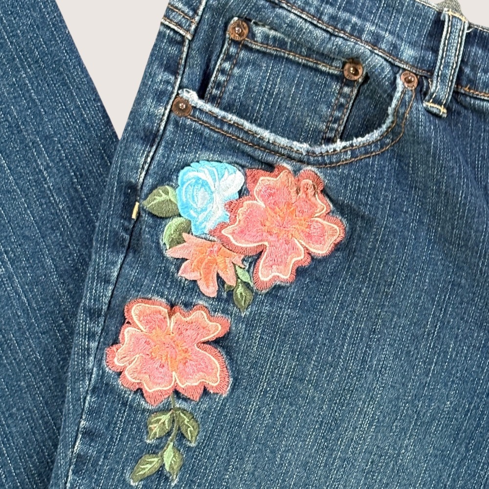 7 Tint Womens Floral Embroidered Flare Jeans Medium Wash Blue Denim Mid Rise